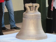 Posvěcení zvonu do zvoničky na Základní škole Milíkov